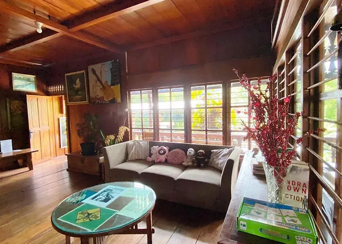 Rumah Kayu Sulawesi Antique Bedugul (Bali)