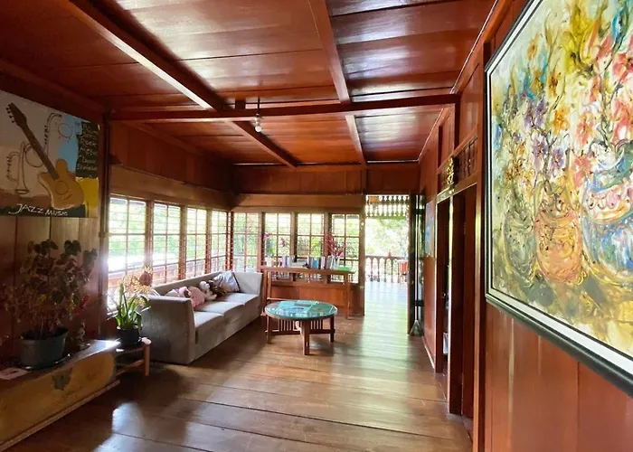 Rumah Kayu Sulawesi Antique