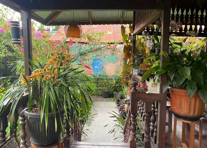 Rumah Kayu Sulawesi Antique